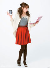 组图：日本模特宫田聪子示范89款秋季服饰搭配