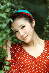 组图：方安娜清新小女人风情写真