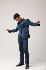 组图：佟大为金秋闲适写真曝光 展现自我最佳状态