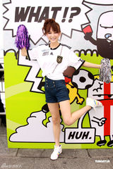 幻灯图：江若琳变身足球宝贝 否认与陈键锋交往