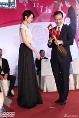 组图：梁咏琪“我爱你”挂嘴边 婚后甜蜜不生子