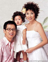 组图：主持人李静8岁可爱女儿曝光