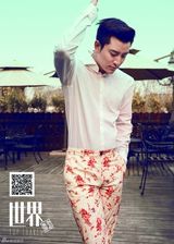 组图：贾乃亮新戏杀青 绅士大片潇洒惬意