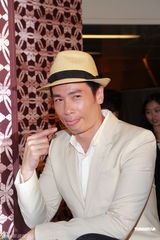 组图：徐子淇疑似走光引媒体狂拍