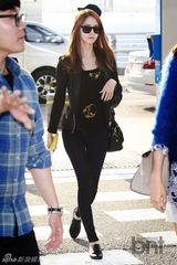 组图：少女时代飞新加坡开个唱 秋装时尚随性