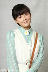 组图：电视剧《爱在春天》主演定妆照