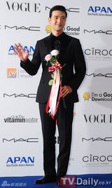 组图：众韩星亮相第17届釜山电影节蓝地毯