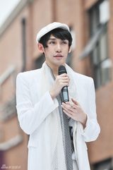 幻灯组图：时尚督导教台范儿 SURE加盟《美丽模坊》