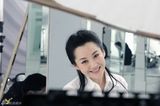 高清图：许晴拍摄全新广告 优雅知性气质非凡