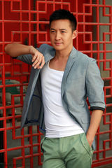 组图：《老米家的婚事》王阳诠释雅痞女婿