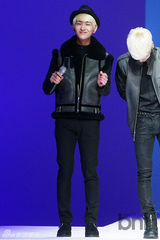 组图：少时徐贤等撑品牌活动 SHINee帅气献唱