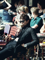 组图：韩星李东旭巴黎时尚写真 深邃眼神展柔情魅力