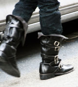 组图：韩星张佑赫街拍黑色系套装酷感十足