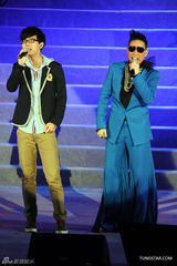 组图：苏永康台北感性开唱 周蕙与胡夏助阵