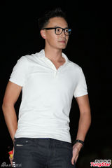 组图：郑元畅初执导演筒 自嘲属神经质型