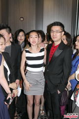 组图：小S被老公许雅钧踢曝爱吃醋