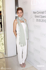 幻灯图：古天乐喜爱性感美唇 谢婷婷不知嫂子已出院