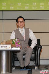 组图：刘培基赞张国荣美男 为何韵诗设计舞衣