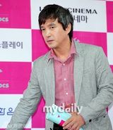 组图：朴赞京等出席韩国纪录片电影节发布会