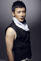 组图：罗晋时尚写真硬朗无畏变身型动派