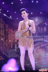 组图：Selina延迟造人 Ella挤胸性感舞老公最爱