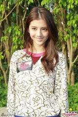 组图：吴千语亮相电影宣传 笑容优雅长腿性感