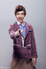 组图：新星邓伦曝光写真 清新外形受追捧