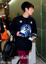 组图：少女时代东方神起等赴泰演出亮相机场