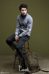 高清组图：韩星宋仲基时尚写真尽显型男魅力