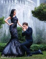 幻灯图集：《暮光》双星拍暧昧写真 恋情愈传愈真