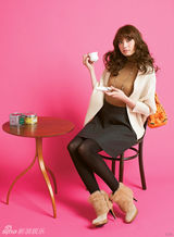 组图：日本模特宫田聪子示范89款秋季服饰搭配