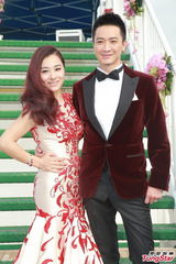 刘璇婚礼直击：游轮派对着个性婚纱似火凤凰