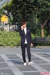 组图：《华丽上班族》张翰秋瓷炫品尝地道美食