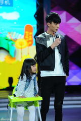 组图：快本迎星爸萌娃 为《爸爸去哪儿2》甄选