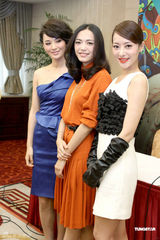 组图：《爱出色》上海宣传 姚晨莫小奇朱虹竞艳