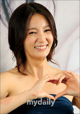 组图：韩星安慧京性感宣传个人写真集 曾赴泰国拍摄