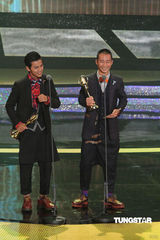 组图：金钟奖现场浩角翔起获得综艺节目主持人奖