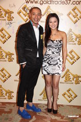 组图：金刚与蔡慧欣同场亮相 坚称只是普通朋友