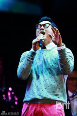 组图：韩团2PM与missA等出席音乐盛典尽情狂欢