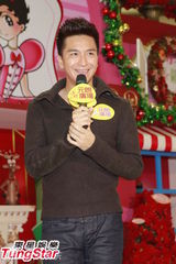 组图：马国明直言无拍拖热情 出席活动献唱