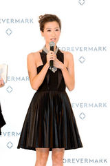 组图：谢婷婷期待柏芝再孕 不追问男友过去感情