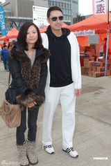 组图：邓兆尊兄妹参与单车赛 毛舜筠将再拍喜剧