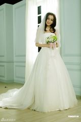 组图：范玮琪新专辑将发行 MV预演婚礼众人感动