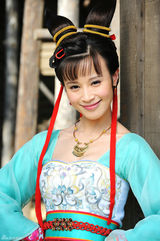 高清图：石小群变身叛逆平民代言人 百变造型成看点