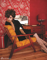 组图：佐佐木希登杂志封面 七款服饰扮靓一周