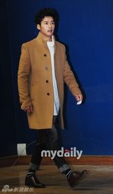 组图：韩团Kara等参加音乐会秀傲人曲线