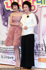 组图：《我的爱在我身边》首播 李素妍获两型男护花