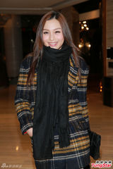 组图：胡杏儿钟嘉欣着古装贺杨潮凯江叮叮婚礼