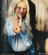 组图：泰勒-斯威夫特青涩旧照被指女大十八变