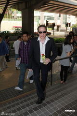 杜丽莎被告拖欠工资 其夫到庭应讯双方未达成和解